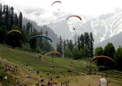 para gliding in manali